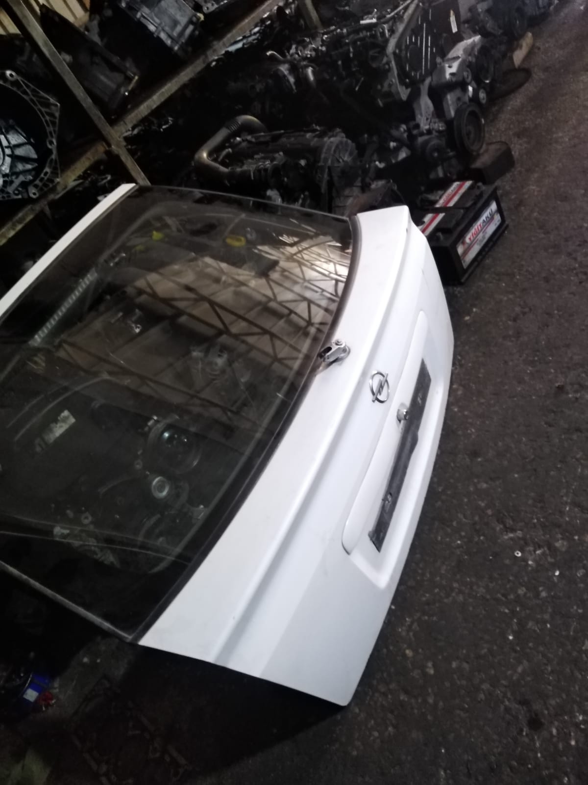 opel-astra-g-cikma-orijinal-bagaj-kapagi Opel Astra G Çıkma Orijinal Bagaj Kapağı