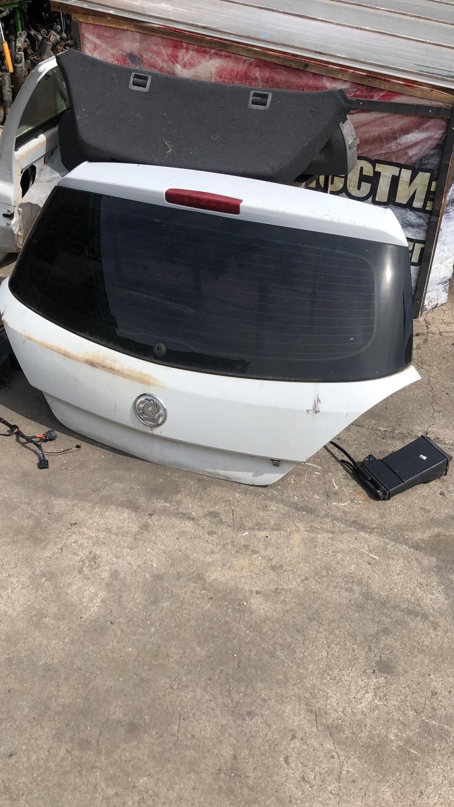 opel-astra-h-cikma-orijinal-bagaj-kapagi Opel Astra H Çıkma Orijinal Bagaj Kapağı