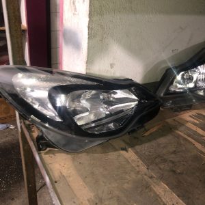 Opel Corsa D Çıkma Orijinal Ön Farlar