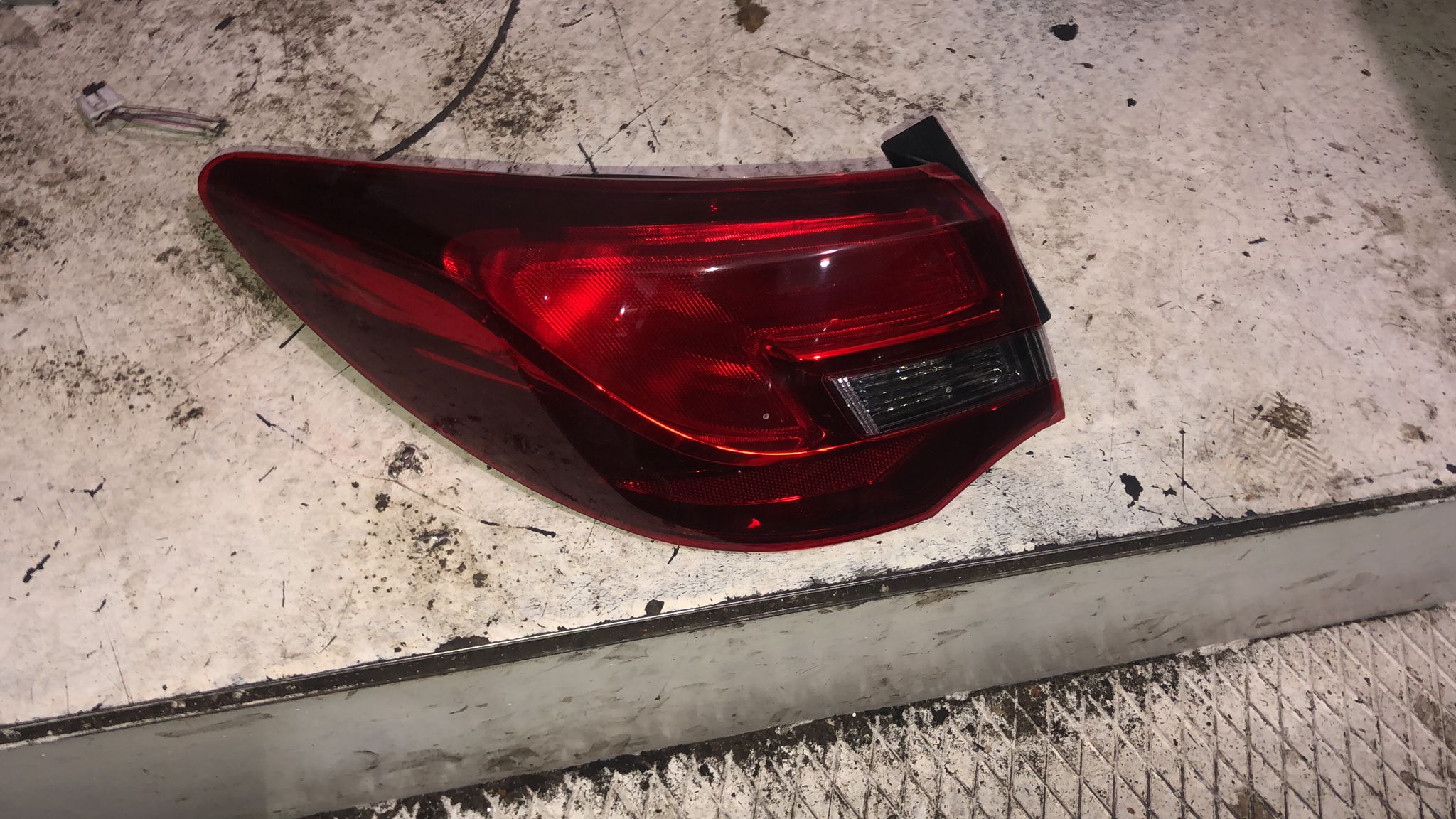 opel-astra-sedan-cikma-orijinal-stop Opel Astra Sedan Çıkma Orijinal Stop