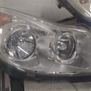 Opel Corsa D Çıkma Orijinal Sağ Far