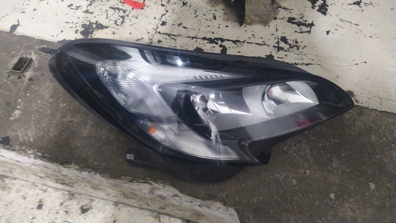 opel-corsa-e-cikma-orijinal-sag-on-far Opel Corsa E Çıkma Orijinal Sağ Ön Far